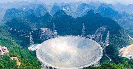 中国天眼发现外星人，霍金警告不要回应外星信号(会暴露人类)