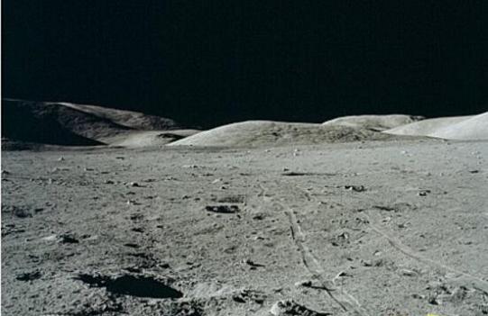 月球上的飞机是真的吗，揭秘月球二战飞机骗局是怎么回事