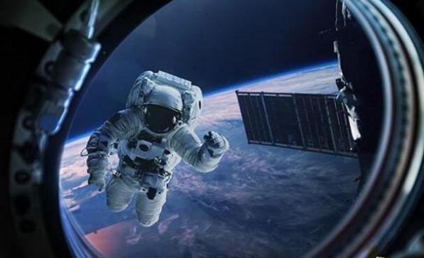 永远留在太空的宇航员,1分钟内会死亡/尸体在宇宙中一直漂泊