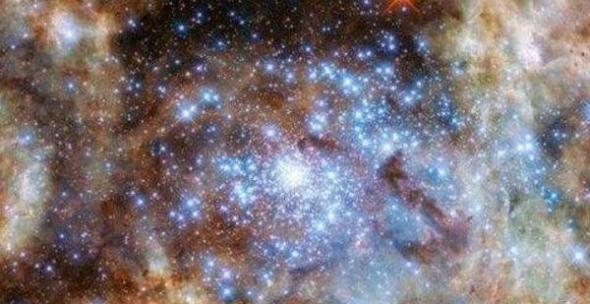 r136a1恒星，已知宇宙中最大最亮的星体(图片)