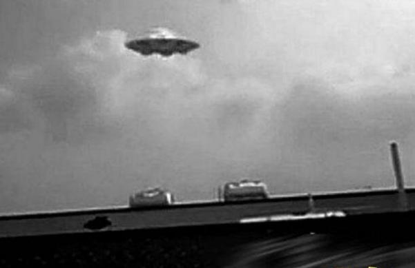 广州巨型ufo事件视频，广州岑村惊现UFO实则PS合成