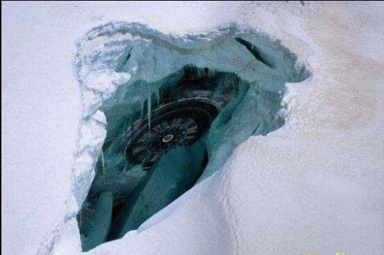 南极洲外星人基地基地遭到曝光，南极不冻湖地下亚利安城的ufo舰队