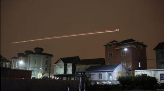 揭秘萧山机场ufo事件真相，巨型飞碟照亮整个夜空/航班全停