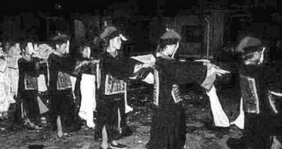 1872年广西僵尸袭人事件，僵尸成群结队咬死死22名村名
