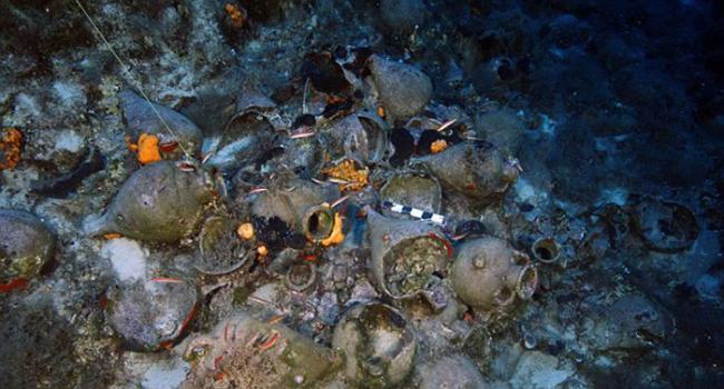 希腊弗尔尼岛海底发现22只年代久远的古沉船 有众多珍贵文物