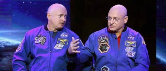 美国宇航局一对孪生兄弟宇航员为太空之旅做准备工作