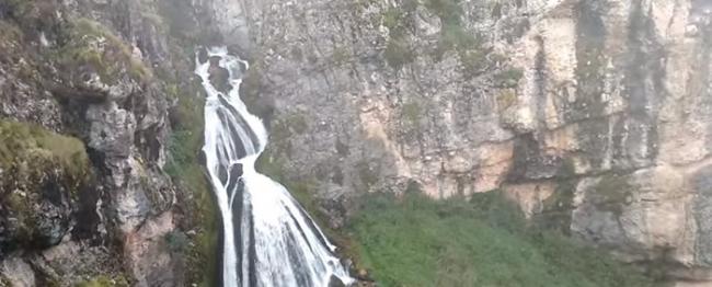 秘鲁西北部城市卡哈马卡绝美仙境“新娘瀑布”