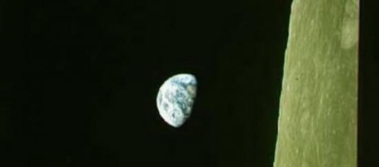 威廉-安德斯是从月球地平线上拍摄到地球“升起”的首位宇航员。
