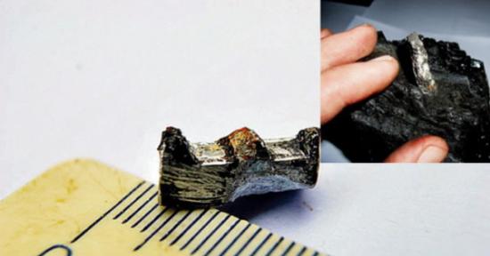 俄罗斯煤块中发现3亿年前的齿轮状金属物？
