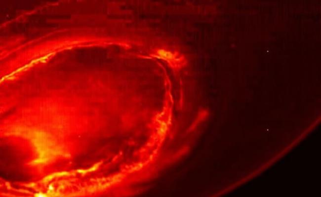 木星南极极光的照片。