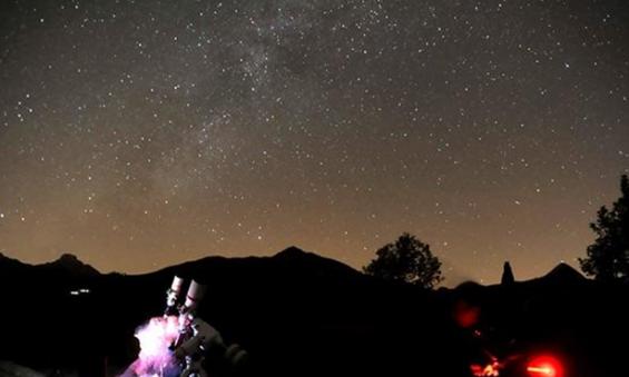山东烟台栖霞艾山风景区，在2009年10月17日深夜亦曾出现猎户座流星雨。