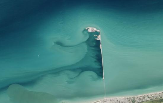 太空拍摄墨西哥犹加敦州码头