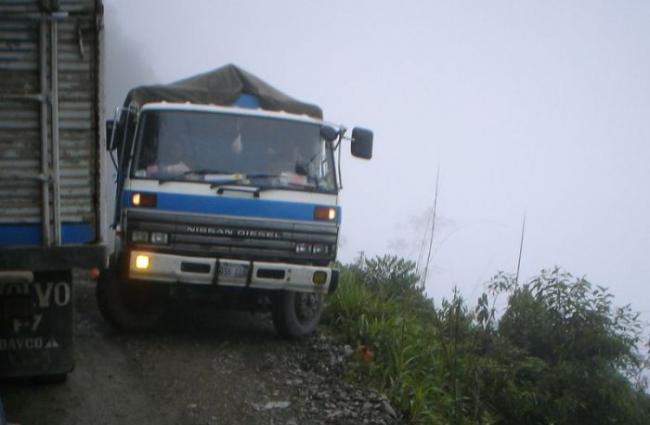 南美玻利维亚“死亡公路”北永加斯公路 仅60公里长每年300人丧命
