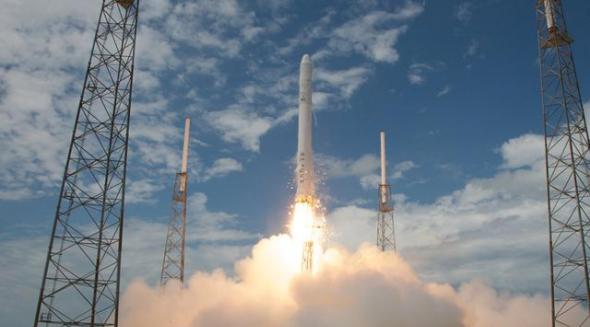 SpaceX公司的猎鹰9号火箭完全来自美国本土制造，目前军方使用的阿特拉斯V型火箭发动机为俄罗斯制造