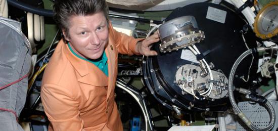 俄罗斯太空人帕达卡日前打破10年来的记录，成为待在外太空最久的「地球人」。