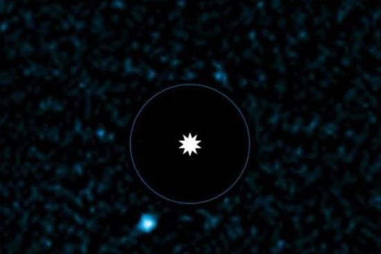欧洲南方天文台甚大望远镜拍摄的系外行星HD95086 B照片，行星直接成像观测依然是个较为困难的技术