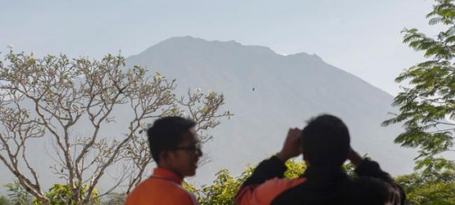 印尼巴厘岛阿贡火山可能在2个星期内喷发