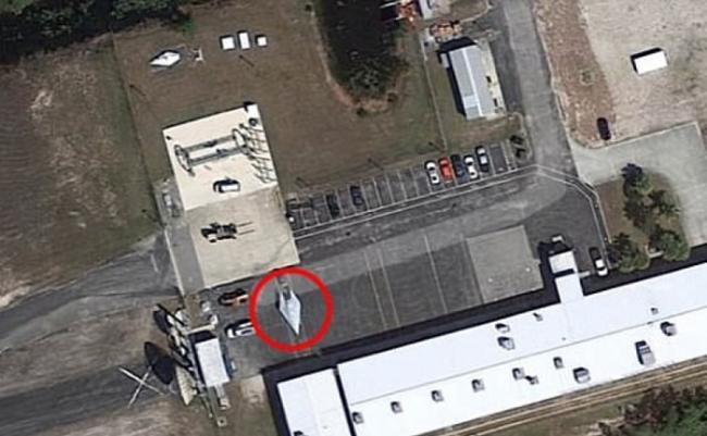美国佛罗里达州Google Earth卫星图片惊现美军新间谍飞机？