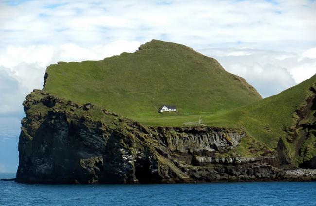 孤单的房子！冰岛附近埃德利扎岛上有一间相当有名气的屋子