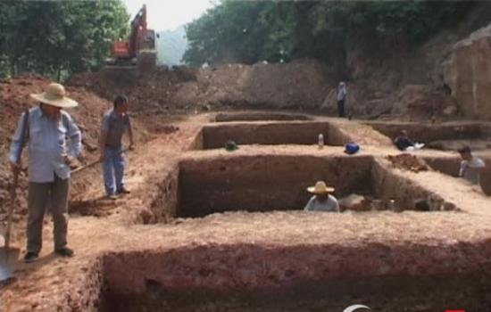 南京老虎山发现古代人类遗址 有疑似石桌和石凳的物件