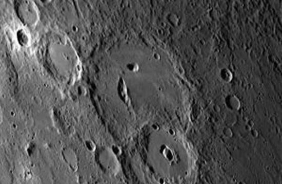水星地表的火山灰沉积物