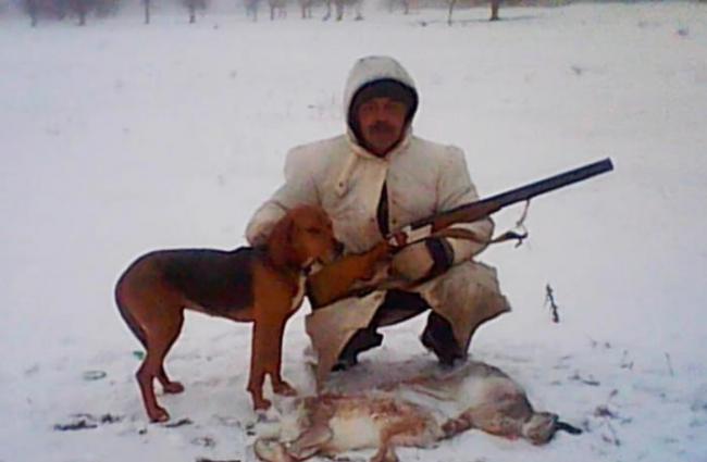 俄罗斯男子外出打猎 居然被自己带去的爱犬开枪射杀