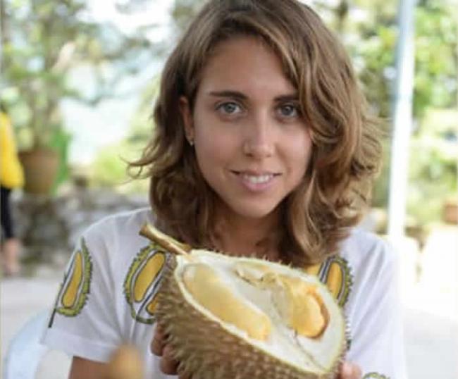 美国女子为探寻最美味榴莲走遍亚洲12个国家