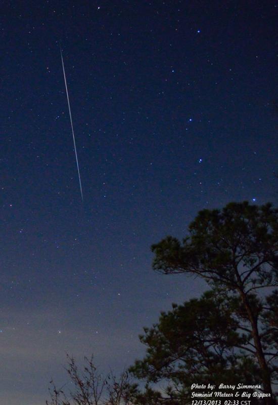 12月13日，拍摄于美国亚拉巴马州的流星。