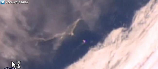 外星人造访地球证据？国际太空站录到亮光冲破大气层