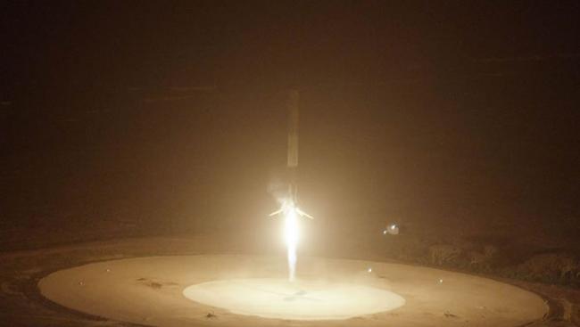 SpaceX于12月完成了“猎鹰9号”火箭的发射后回收