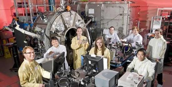 超牛津大学的科学家已经在实验室里“创造”了一次超新星爆发。