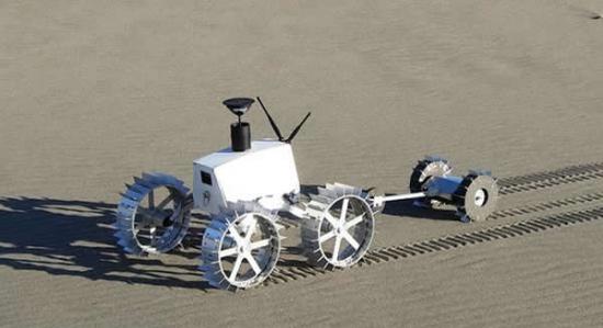 2013年年底，日本Hakuto 团队正在滨松的海岸边对他们名为“Moonraker”的小型轻质月球漫游车进行测试，它的后面用伸缩杆连接着另一辆名为“Tetri