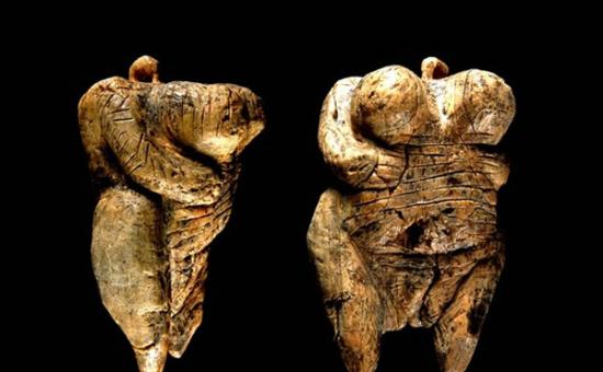 德国出土一尊距今3.5万年旧石器时代的女性雕像