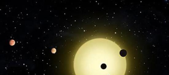 最新研究表明，多数行星系统具有空闲区域，能够容纳其它行星，天文学家猜测高等外星文明或许会建造人造行星