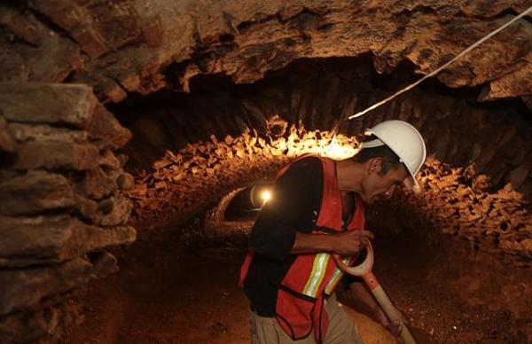 墨西哥中部城市普埃布拉发现埋藏500年之久的古老隧道