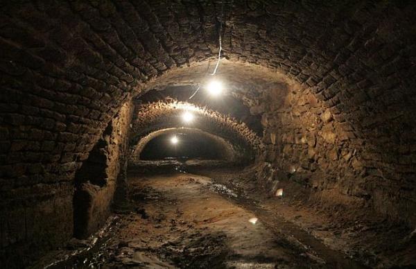 墨西哥中部城市普埃布拉发现埋藏500年之久的古老隧道