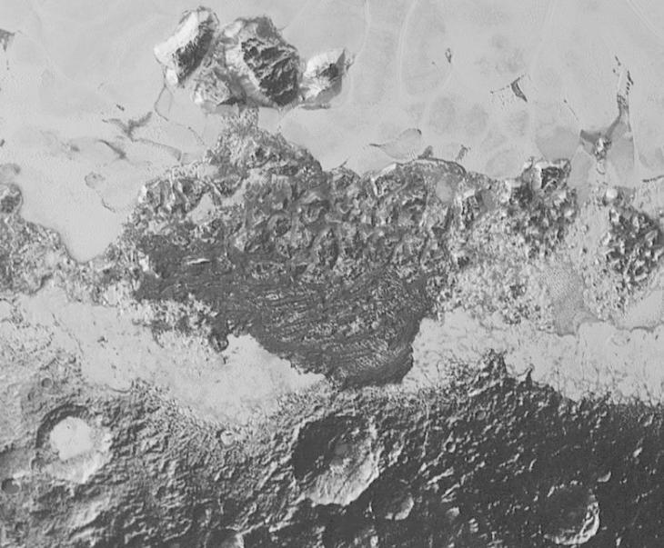 冥王星丰富地面貌呈现眼前