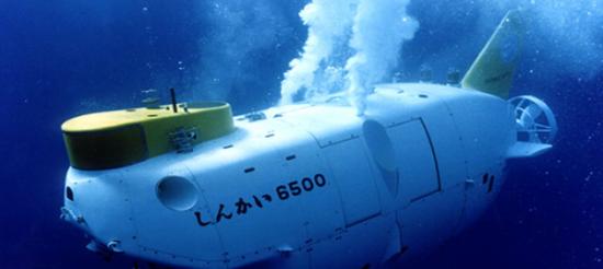 由海洋研究开发机构的“深海6500”潜水艇，只能深潜6500米。