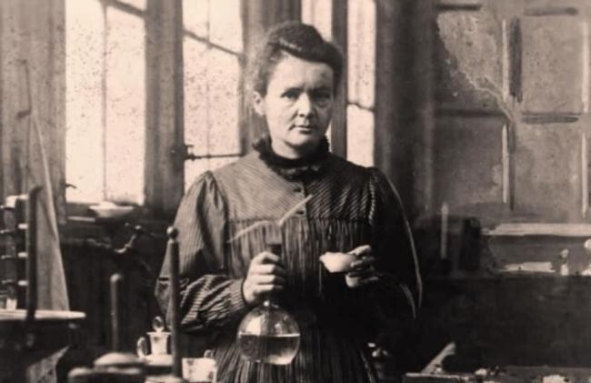 居里夫人是其中一名曾获诺贝尔物理学奖的女性。