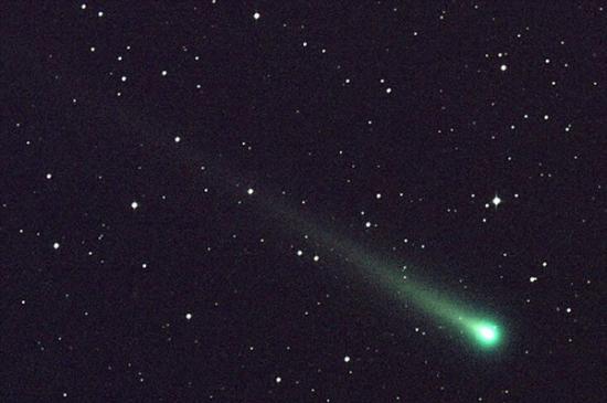 逐渐靠近太阳的过程中，彗星表面会发生汽化现象，大量的物质开始分离，目前科学家发现ISON彗星可能出现核物质分裂的情况。