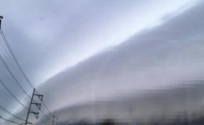 呵叻府出现大面积低层卷云。