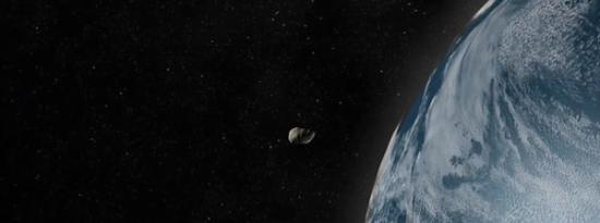 科学家绘制的图像，展示以每小时6.1万公里速度撞击月球的小行星。
