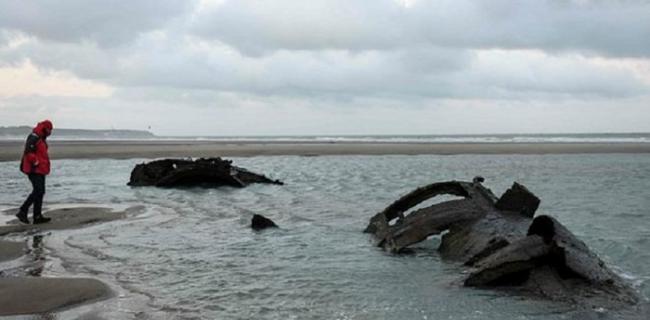 法国加莱附近海岸搁浅掩埋101年德军一战UC-61潜艇现踪