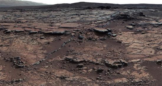 2013年12月9日，美国宇航局好奇号火星车任务科学家宣称，加勒陨坑存在着远古生命宜居湖床。