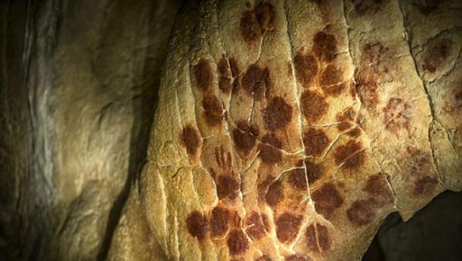 放射性碳测年报告法国旧石器时代Chauvet-Pont d’Arc洞穴的人类和动物占据历史