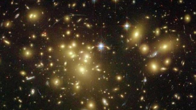 这项研究的时间点起始于宇宙大爆炸后六十亿年左右，旨在解决星系团环境下恒星形成的问题