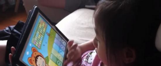 儿童更喜欢在智能手机和平板电脑上玩游戏