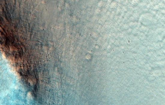 火星表面惊现卵石神秘移动轨迹