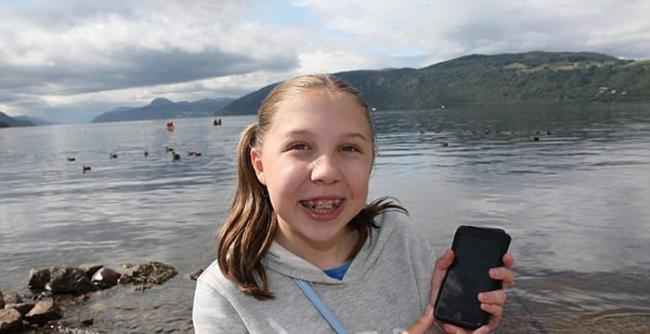 英国12岁女童度假近距离拍到“最好的尼斯湖水怪照片”