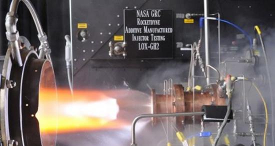 美国宇航局格伦研究中心进行3D打印火箭发动机的首次点火测试，该技术不仅可降低制造时间，还可以节省成本